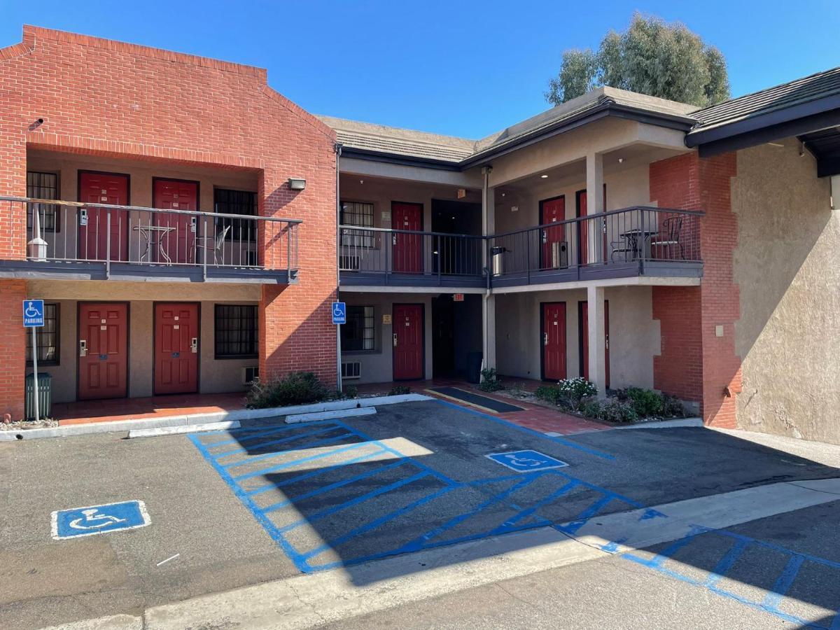 Ramada By Wyndham San Diego Poway Miramar Εξωτερικό φωτογραφία