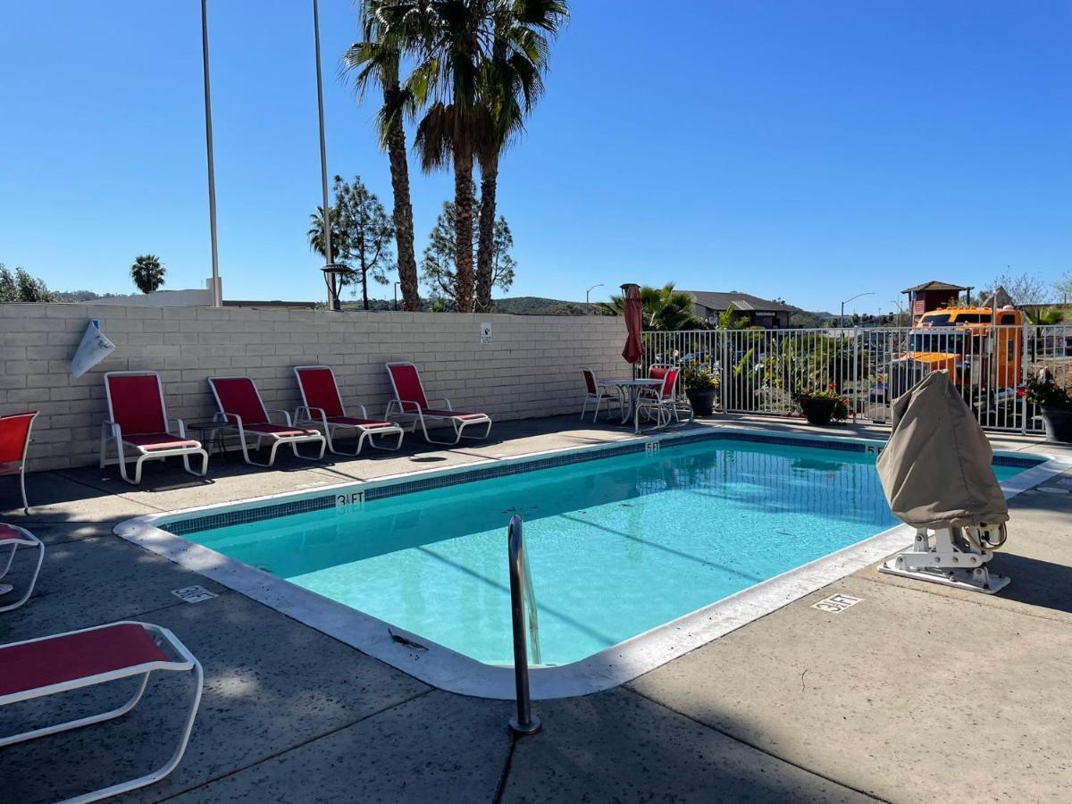 Ramada By Wyndham San Diego Poway Miramar Εξωτερικό φωτογραφία
