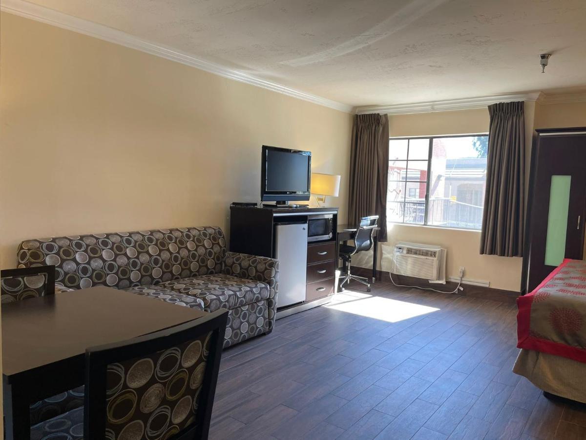 Ramada By Wyndham San Diego Poway Miramar Εξωτερικό φωτογραφία