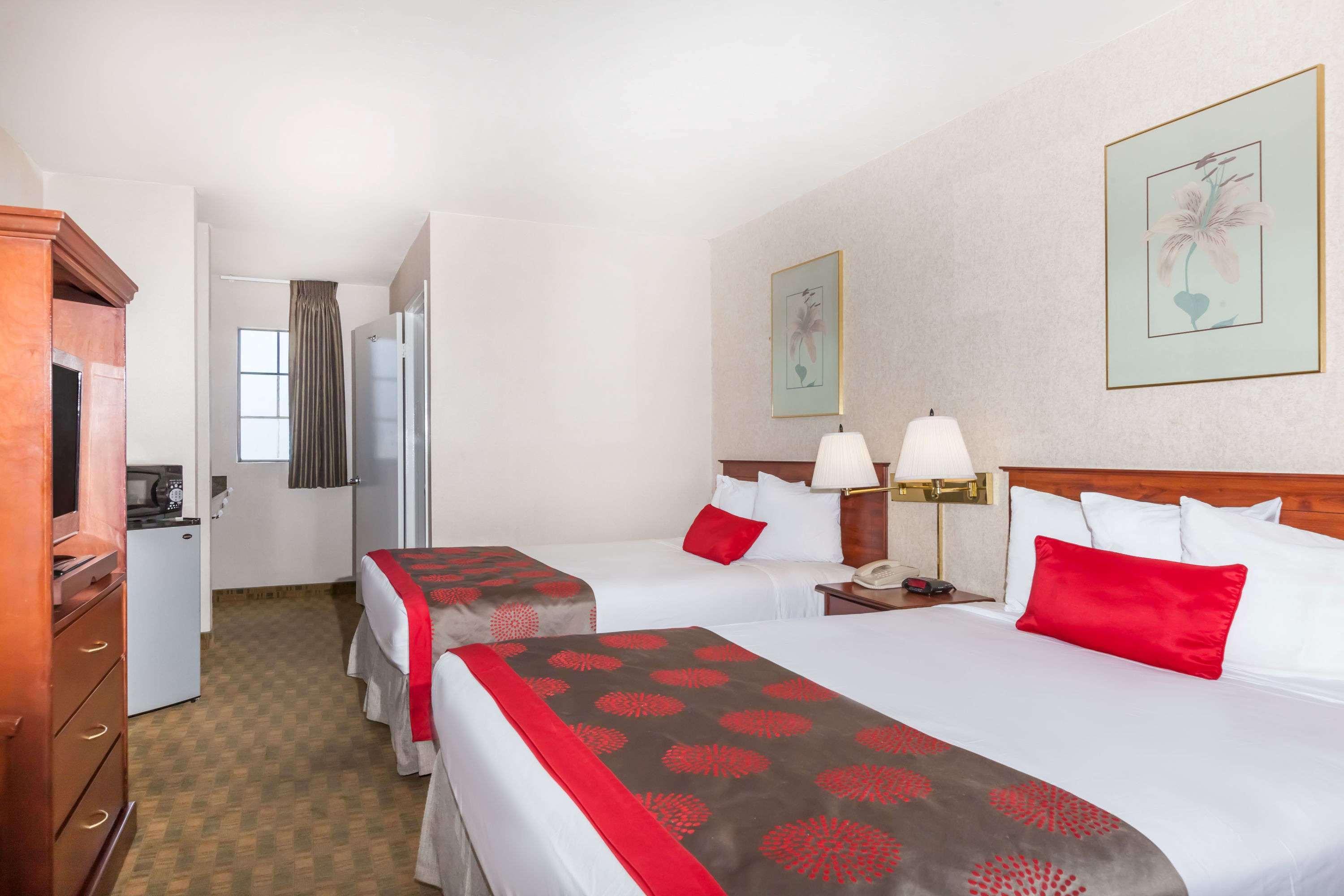 Ramada By Wyndham San Diego Poway Miramar Εξωτερικό φωτογραφία