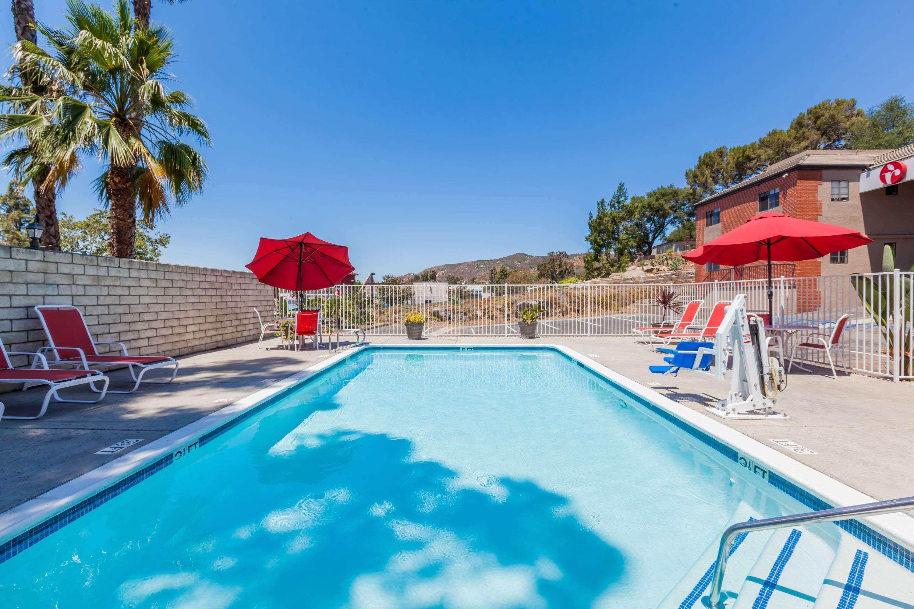 Ramada By Wyndham San Diego Poway Miramar Εξωτερικό φωτογραφία