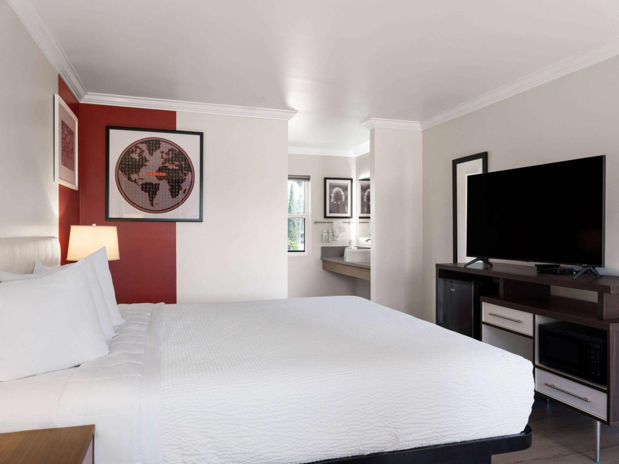 Ramada By Wyndham San Diego Poway Miramar Εξωτερικό φωτογραφία