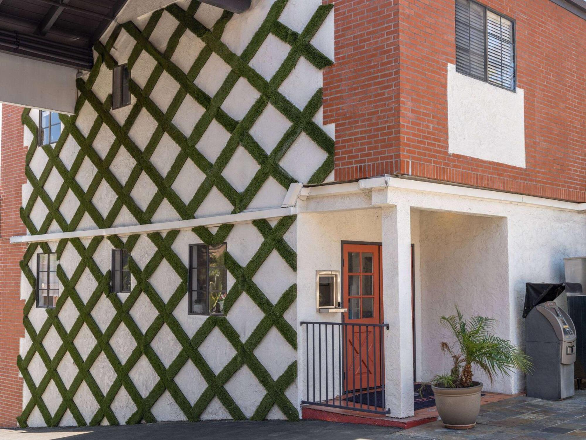 Ramada By Wyndham San Diego Poway Miramar Εξωτερικό φωτογραφία